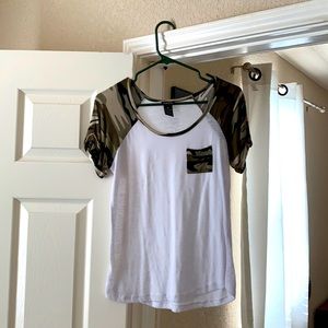 Rue 21 M White and Camo print shirt.